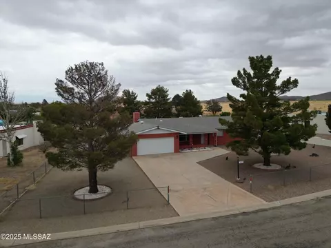 902 E Christmas Tree Ln, Pearce, AZ 85625
