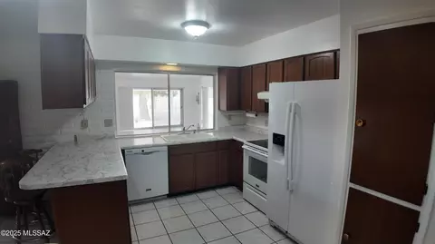 Kitchen - 902 E Christmas Tree Ln, Pearce, AZ 85625 photo 1 of 3