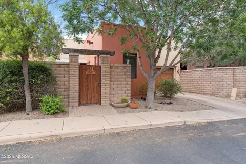 385 E Cedarvale Rd, Tucson, AZ 85704 photo 2