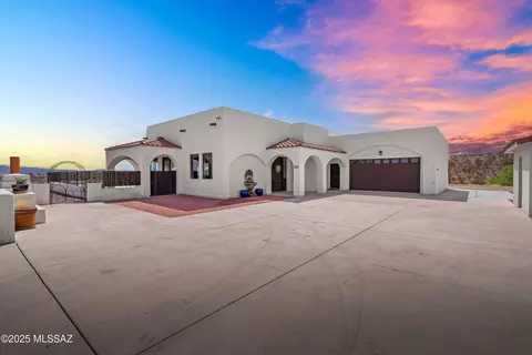 581 Mulberry Ct, Rio Rico, AZ 85648