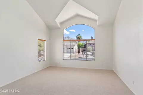 Living - 7772 E Sam Hill Pl, Tucson, AZ 85750 photo 2 of 8