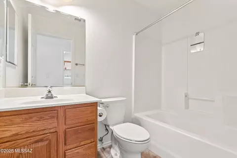 Bath - 7772 E Sam Hill Pl, Tucson, AZ 85750 photo 4 of 4