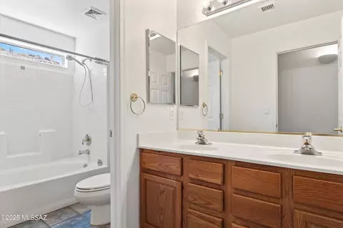 Bath - 7772 E Sam Hill Pl, Tucson, AZ 85750 photo 3 of 4