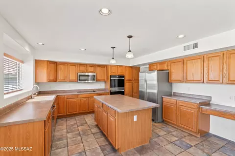 Kitchen - 7772 E Sam Hill Pl, Tucson, AZ 85750 photo 1 of 4