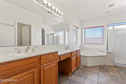 Bath - 7772 E Sam Hill Pl, Tucson, AZ 85750 photo 1 of 4