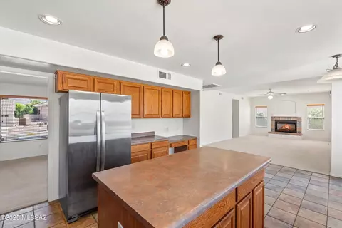 Kitchen - 7772 E Sam Hill Pl, Tucson, AZ 85750 photo 3 of 4