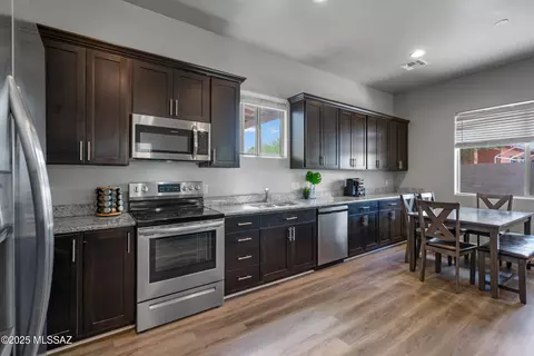 Kitchen - 156 E Stone Ct, Tucson, AZ 85705 photo 1 of 2