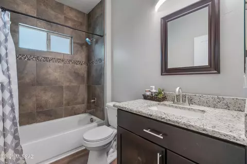 Bath - 156 E Stone Ct, Tucson, AZ 85705 photo 1 of 5