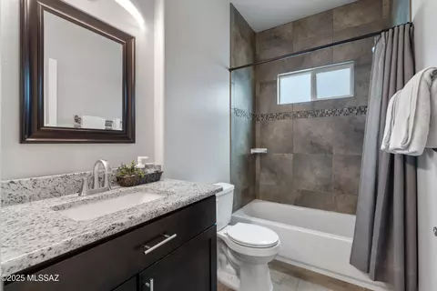 Bath - 156 E Stone Ct, Tucson, AZ 85705 photo 4 of 5