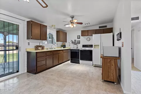 7634 E Apple Tree Dr, Tucson, AZ 85730 photo 9