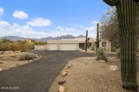 11126 N Guava Dr, Oro Valley, AZ 85737