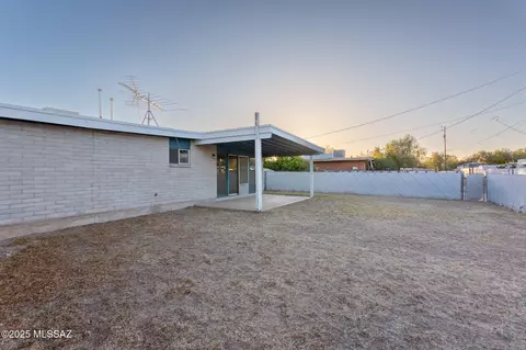 Exterior - 8133 E 6th St, Tucson, AZ 85710 photo 2 of 2