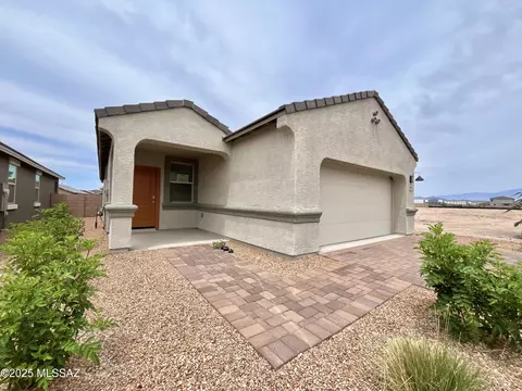 10460 W Thetford Ln, Marana, AZ 85653