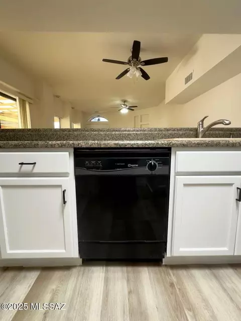 Kitchen - 4317 E Old Mill Rd, Tucson, AZ 85712 photo 2 of 5