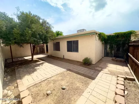 Exterior - 4317 E Old Mill Rd, Tucson, AZ 85712 photo 4 of 6