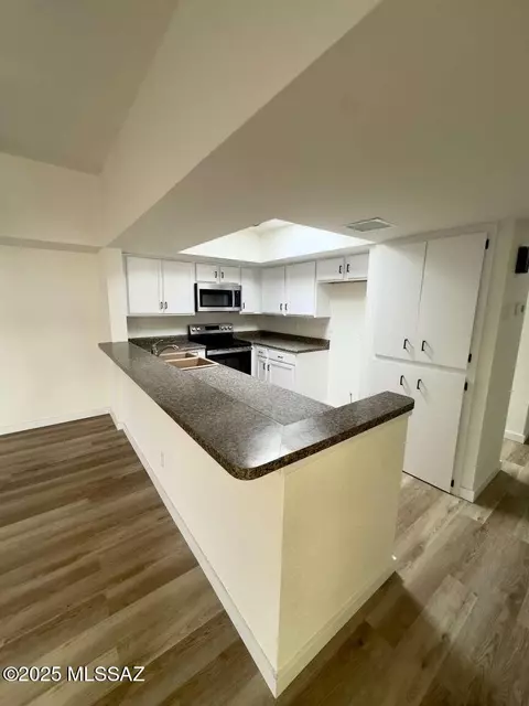 Kitchen - 4317 E Old Mill Rd, Tucson, AZ 85712 photo 5 of 5