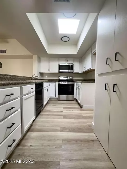 Kitchen - 4317 E Old Mill Rd, Tucson, AZ 85712 photo 3 of 5