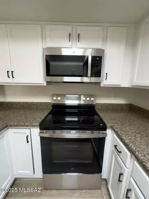 Kitchen - 4317 E Old Mill Rd, Tucson, AZ 85712 photo 1 of 5