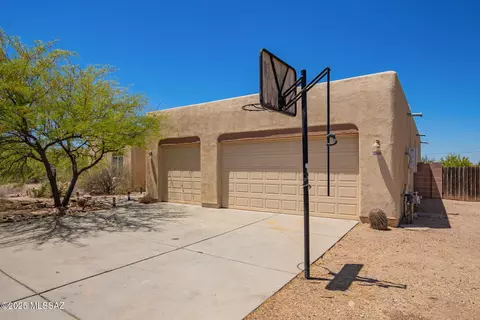 13940 E Hay Bale Trl, Vail, AZ 85641