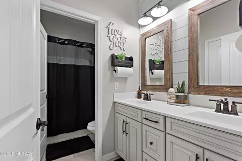 Bath - 14233 E Hub Dr, Vail, AZ 85641 photo 4 of 4