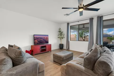 14239 E Axle Dr, Vail, AZ 85641 photo 4