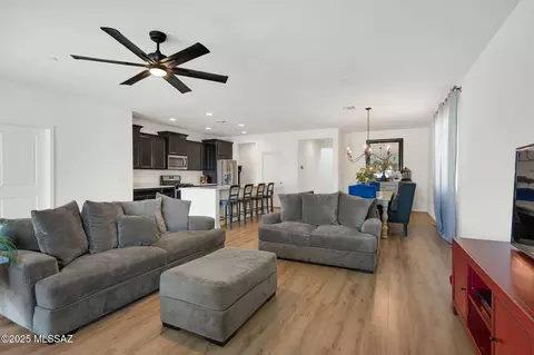 14239 E Axle Dr, Vail, AZ 85641 photo 2