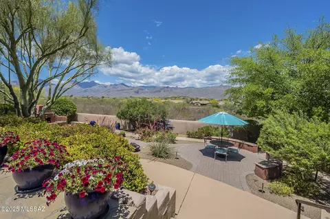 9791 E Kleindale Rd, Tucson, AZ 85749