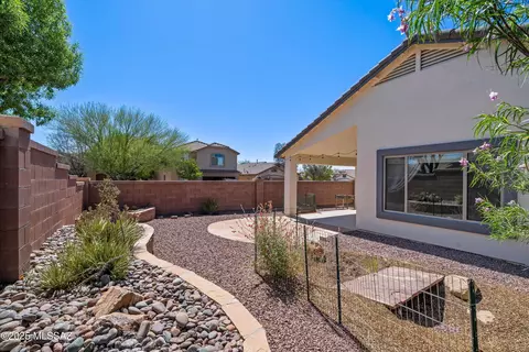 618 W Calle Marojo, Sahuarita, AZ 85629