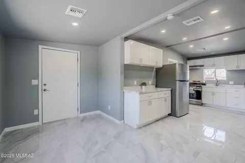 2611 W Quail Rd, Tucson, AZ 85746 photo 3