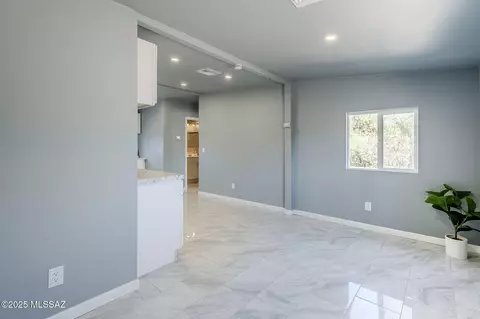 2611 W Quail Rd, Tucson, AZ 85746 photo 2