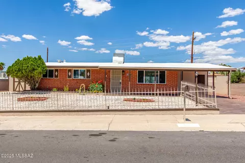 8441 E Hawthorne St, Tucson, AZ 85710