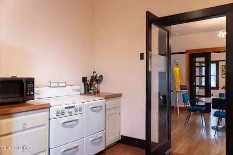 Kitchen - 20 E 2nd St, Tucson, AZ 85705 photo 3 of 4