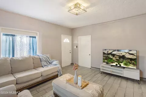 225 E Lincoln St, Tucson, AZ 85714