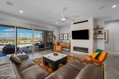Living - 10465 E Ocotillo Rim Trl, Vail, AZ 85641 photo 2 of 3