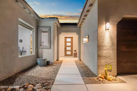 Entry Way - 10465 E Ocotillo Rim Trl, Vail, AZ 85641 photo 1 of 4