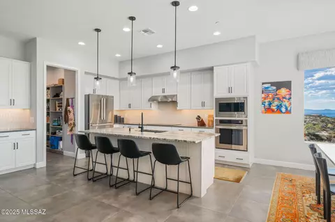 Kitchen - 10465 E Ocotillo Rim Trl, Vail, AZ 85641 photo 1 of 5