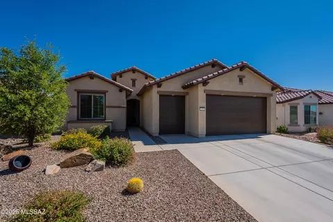 2556 E Josephine View Dr, Green Valley, AZ 85614