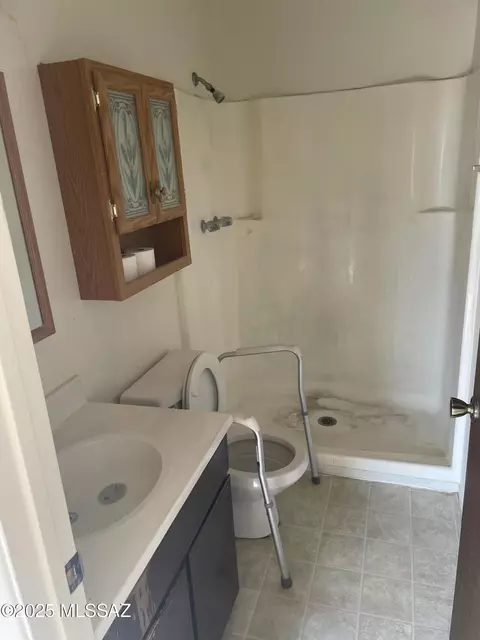 7754 E Kenyon Dr, Tucson, AZ 85710 photo 9