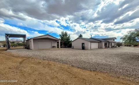 1070 Reta Dr, Vail, AZ 85641