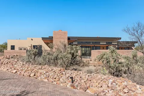 14661 N Quiet Rain Dr, Oro Valley, AZ 85755