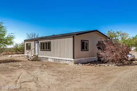 13700 E Lipps Ln, Vail, AZ 85641
