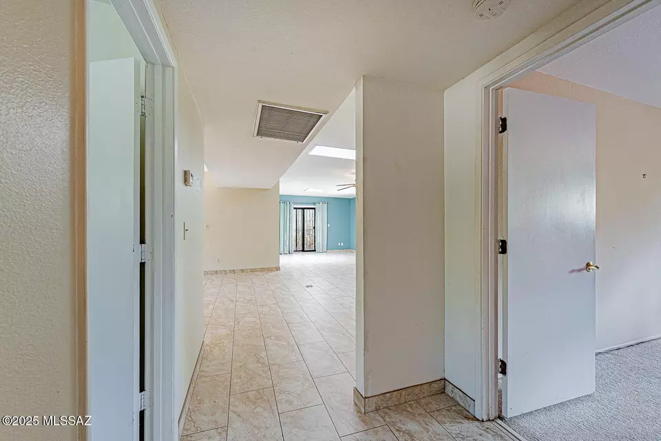 Entry Way - 121 W Paseo Recortado, Green Valley, AZ 85614 photo 3 of 4