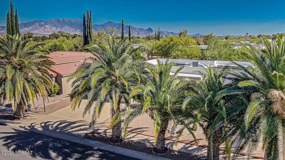 View/Area - 121 W Paseo Recortado, Green Valley, AZ 85614 photo 4 of 4