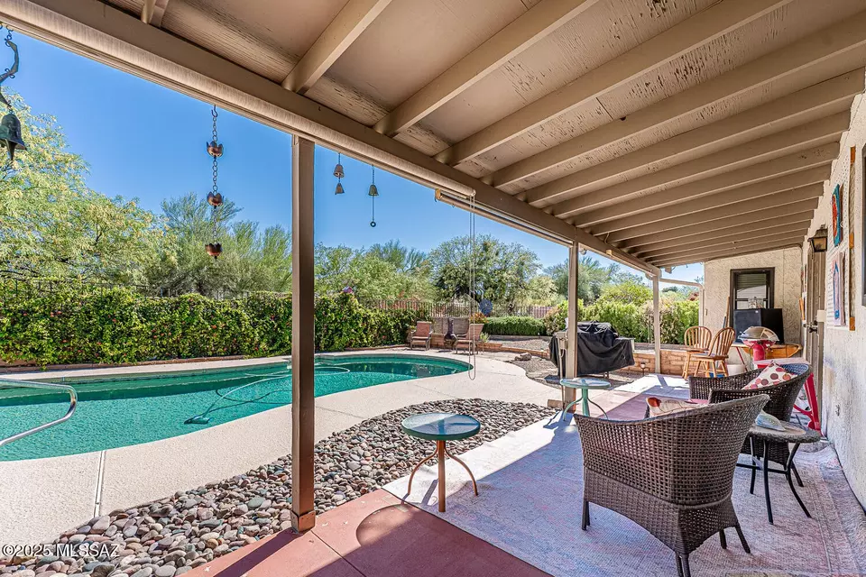 Exterior - 121 W Paseo Recortado, Green Valley, AZ 85614 photo 8 of 8