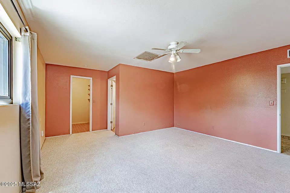 Bedroom - 121 W Paseo Recortado, Green Valley, AZ 85614 photo 2 of 7