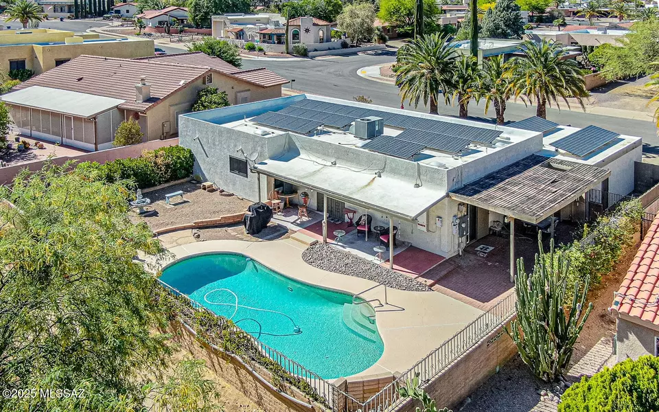 View/Area - 121 W Paseo Recortado, Green Valley, AZ 85614 photo 3 of 4