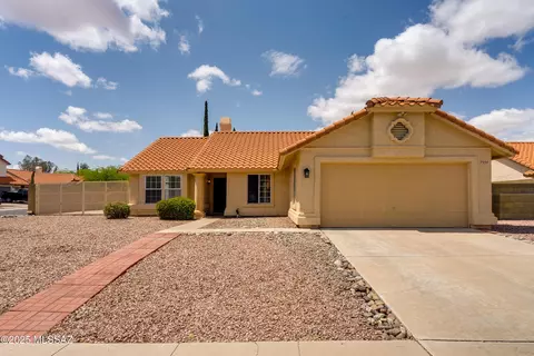 7954 S Castle Bay St, Tucson, AZ 85747