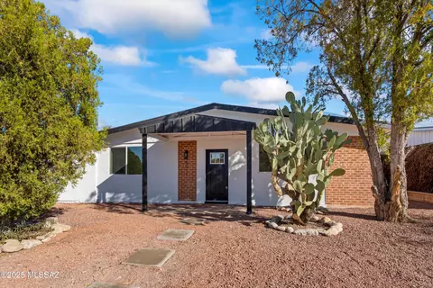5011 E Scarlett St, Tucson, AZ 85711