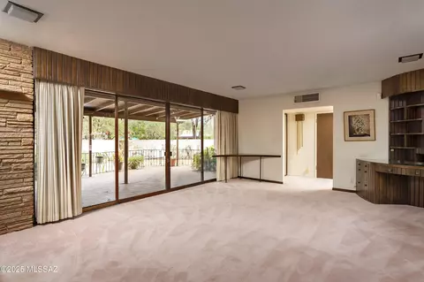 2001 E Conner Stra, Tucson, AZ 85719 photo 5