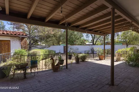 2001 E Conner Stra, Tucson, AZ 85719 photo 12